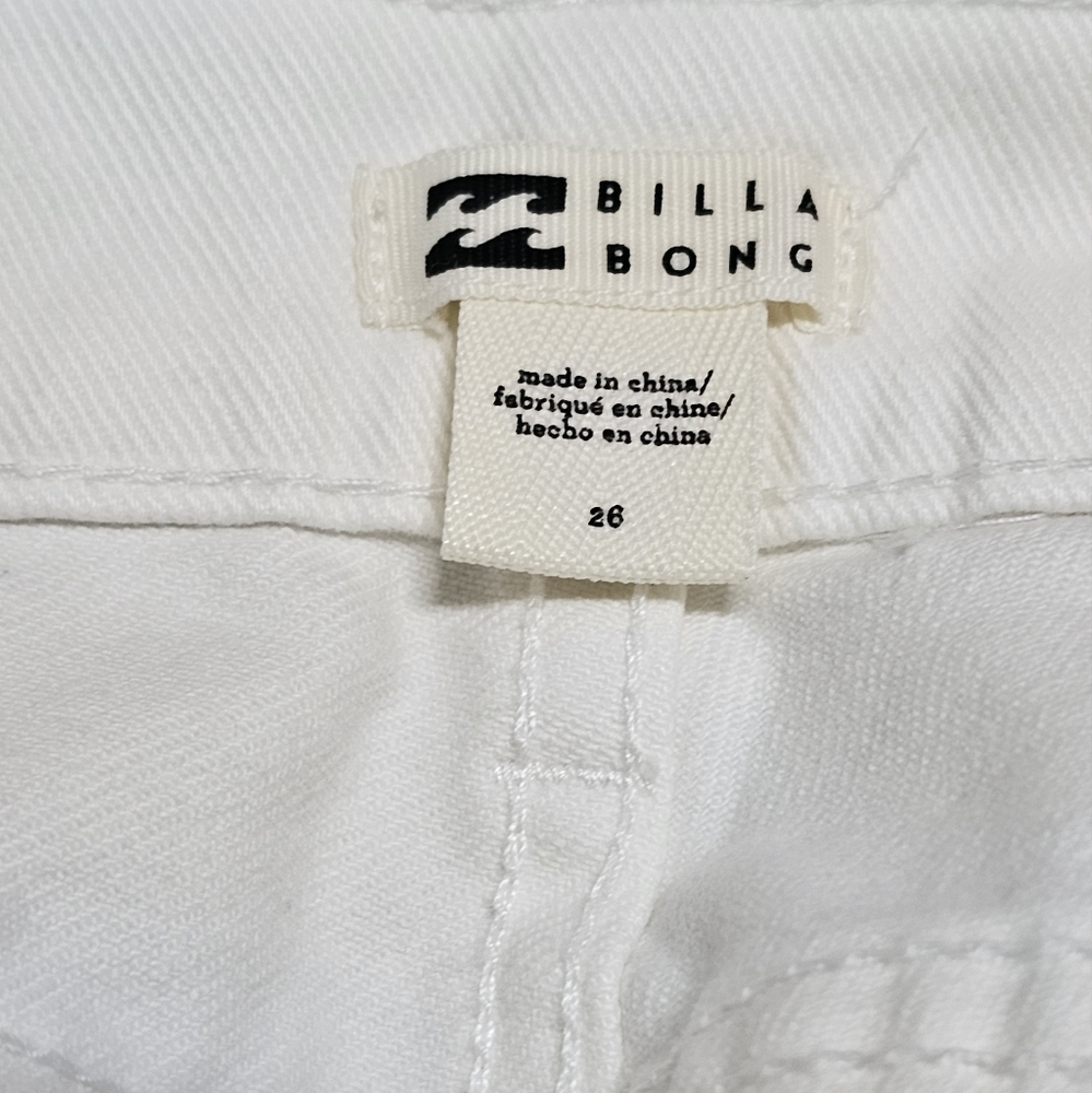 Billabong: White Distressed/Destroyed Jean Shorts NWT!! - Picture 5 of 7